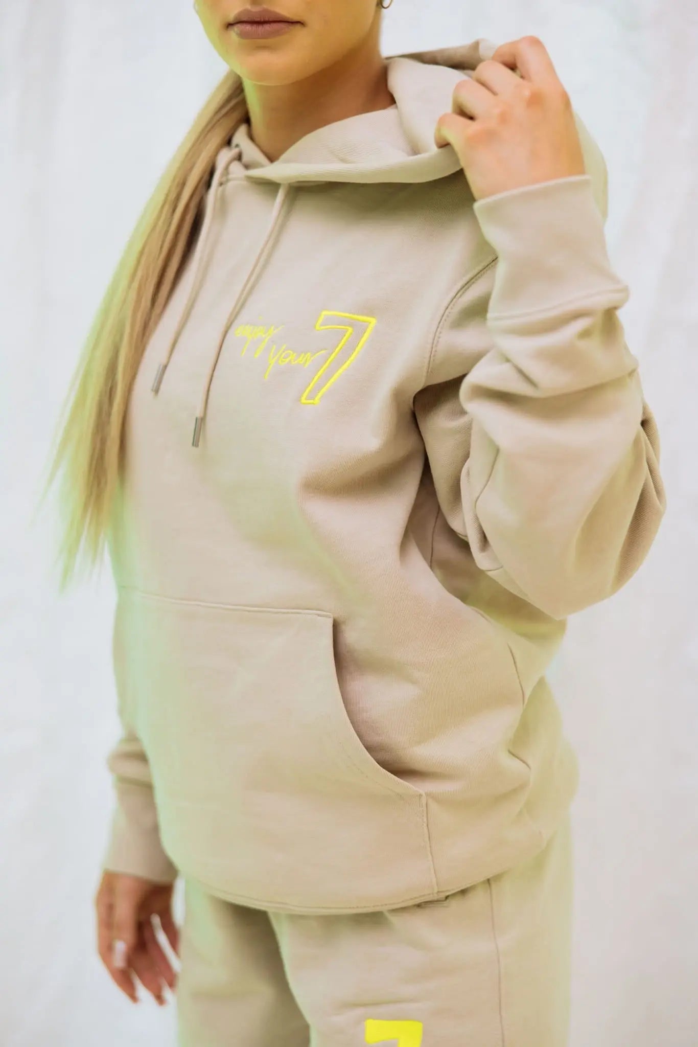Beżowy komplet Dresowy OVERSIZE z haftem Wings x Paprocki & Brzozowski UNISEX WINGS X PAPROCKI BRZOZOWSKI