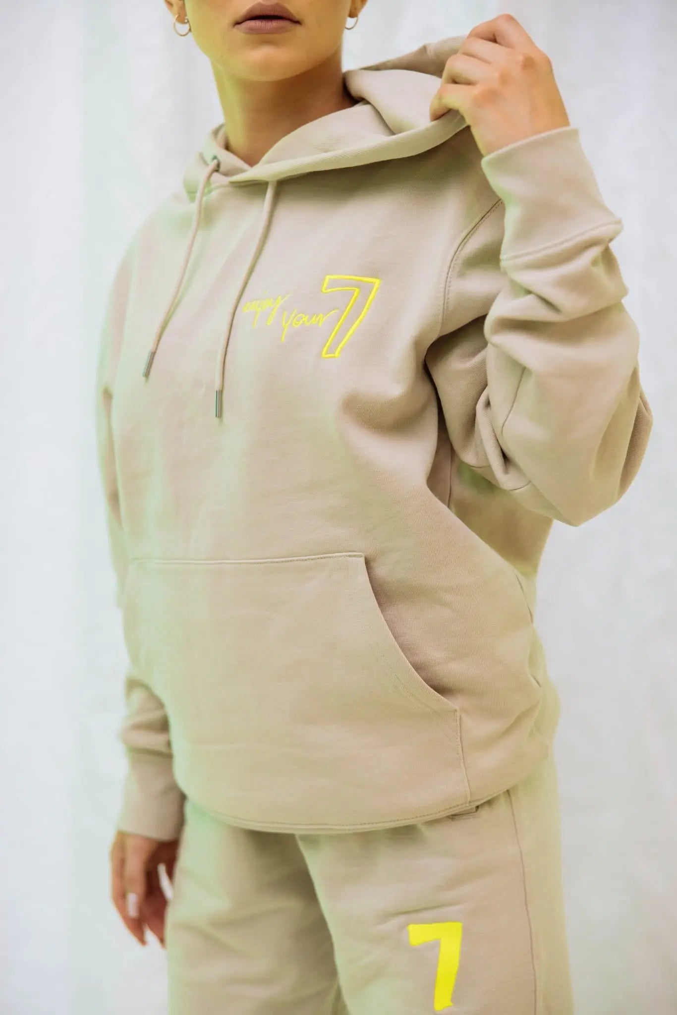 Beżowy komplet Dresowy OVERSIZE z haftem Wings x Paprocki & Brzozowski UNISEX WINGS X PAPROCKI BRZOZOWSKI