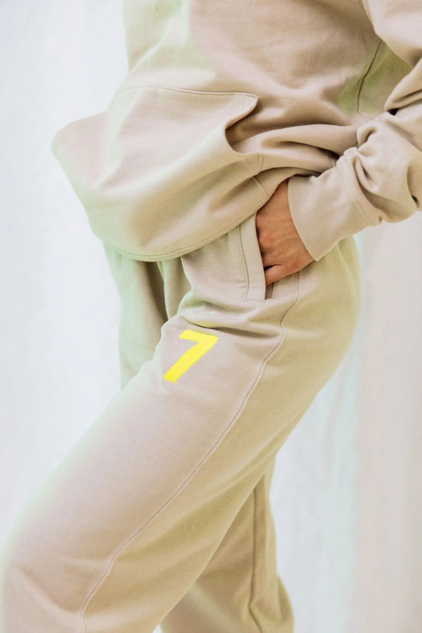 Beżowy komplet Dresowy OVERSIZE z haftem Wings x Paprocki & Brzozowski UNISEX WINGS X PAPROCKI BRZOZOWSKI