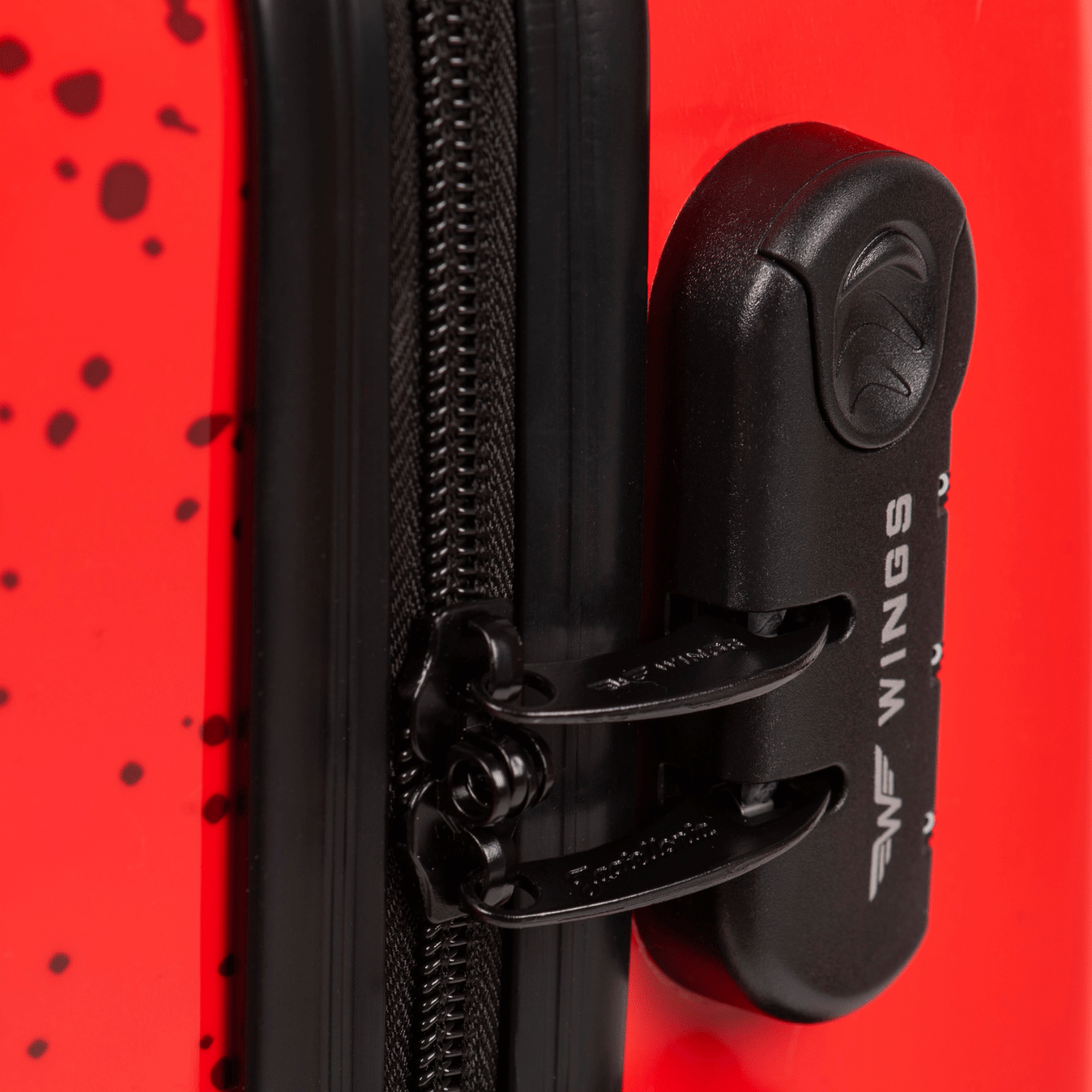 Small cabin Wings x Jagiellonia suitcase BEE 18"