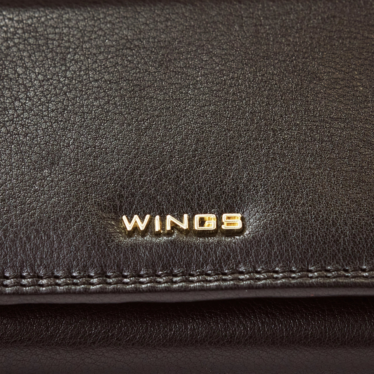 Damski portfel skórzany WINGS z ochroną RFID o pojemnym wnętrzu BLACK LEATHER COLLECTION