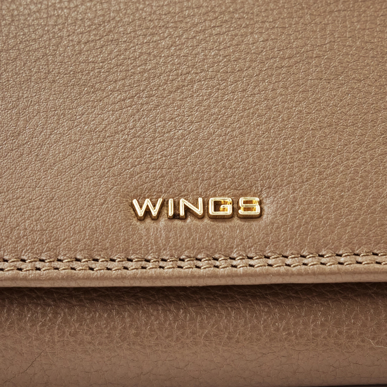 Damski portfel skórzany WINGS z ochroną RFID o pojemnym wnętrzu BEIGE LEATHER COLLECTION