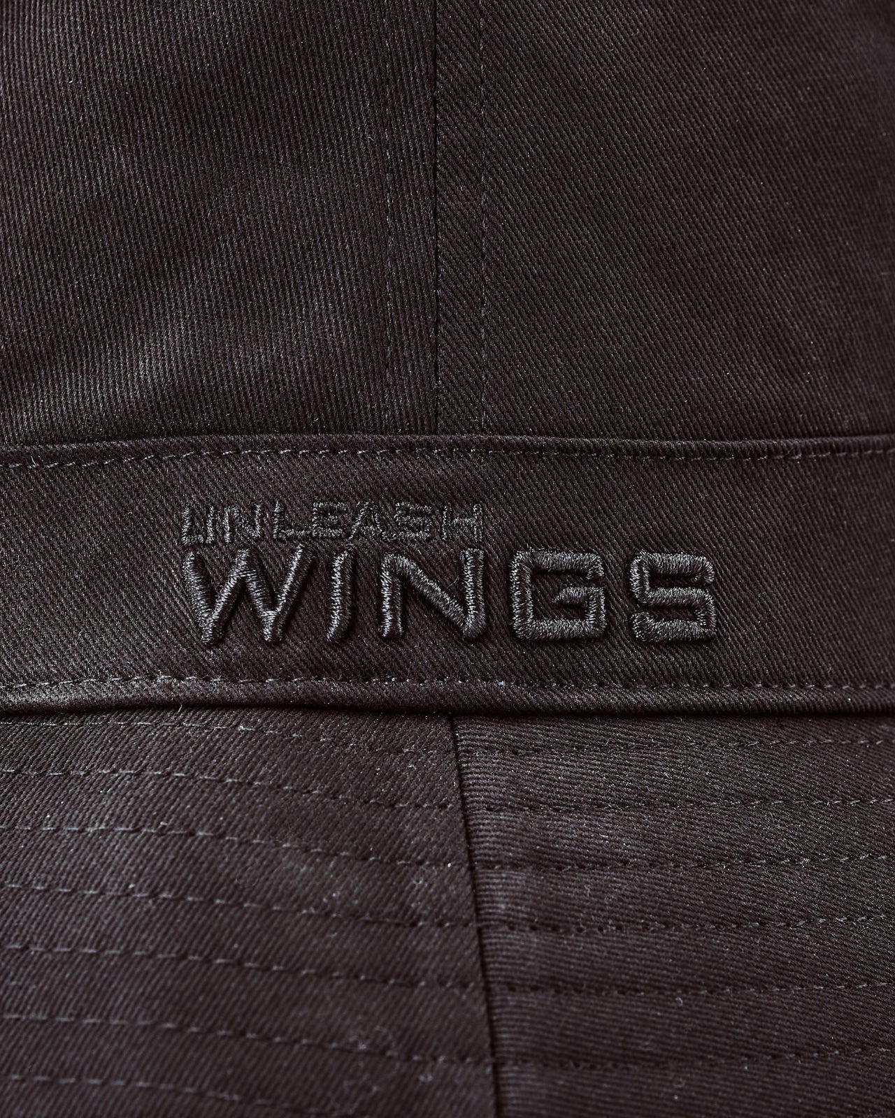 Bucket Hat WINGS UNLEASH bomuldshat SORT