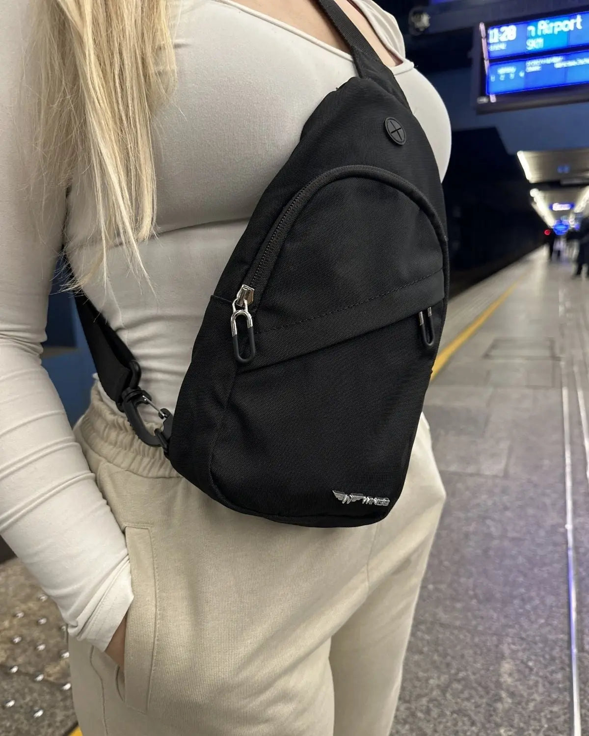 WINGS Plecak CROSSBODY Przewieszka SKYLARK BLACK SKYLARK COLLECTION
