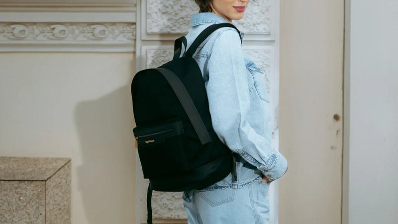 Carry-on backpack for autumn - what to have on hand during the flight?