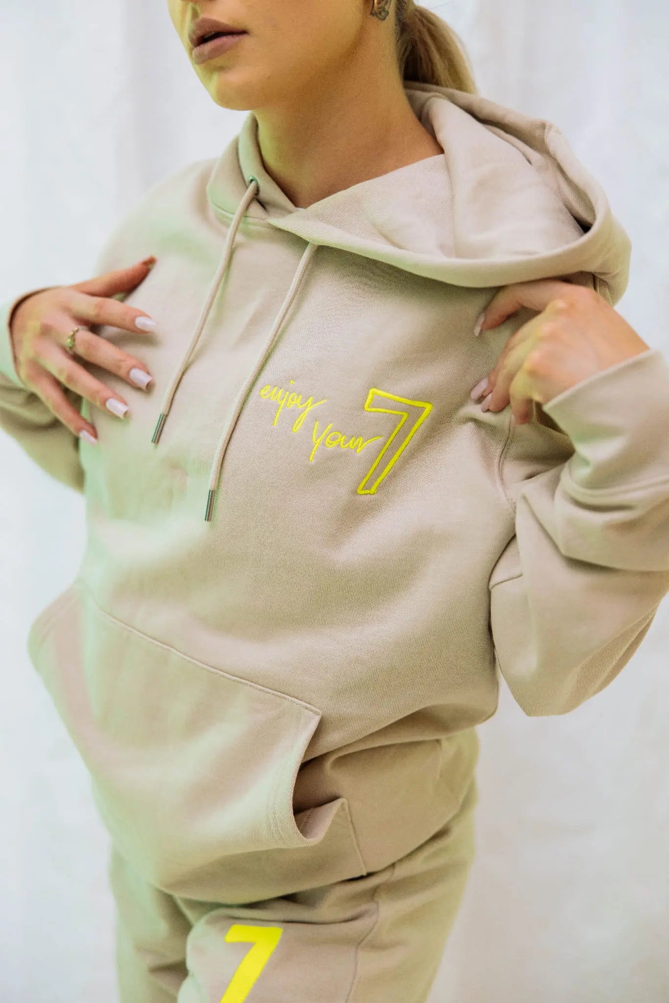 Beżowy komplet Dresowy OVERSIZE z haftem Wings x Paprocki & Brzozowski UNISEX WINGS X PAPROCKI BRZOZOWSKI
