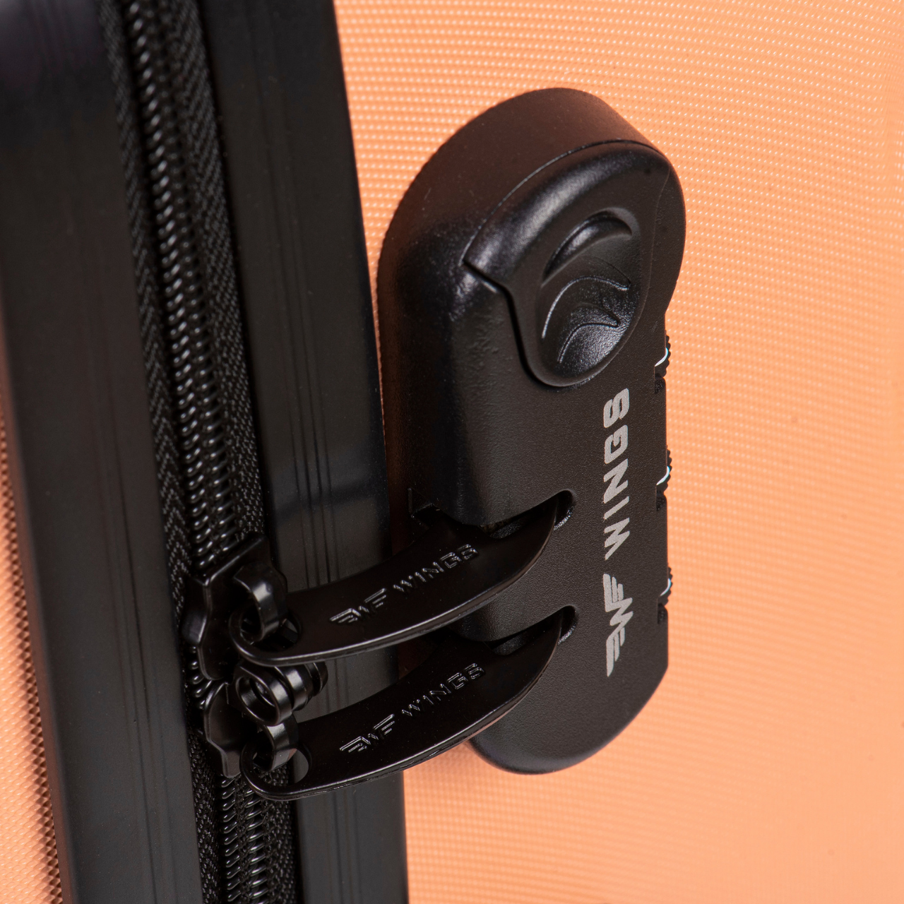 Kabínový kufor WINGS SWAN 18" špinavoružový