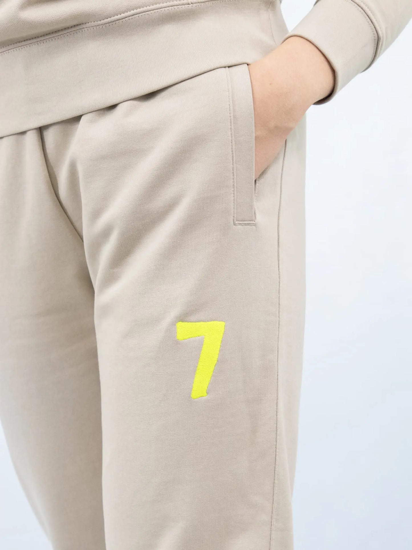 Beżowy komplet Dresowy OVERSIZE z haftem Wings x Paprocki & Brzozowski UNISEX WINGS X PAPROCKI BRZOZOWSKI
