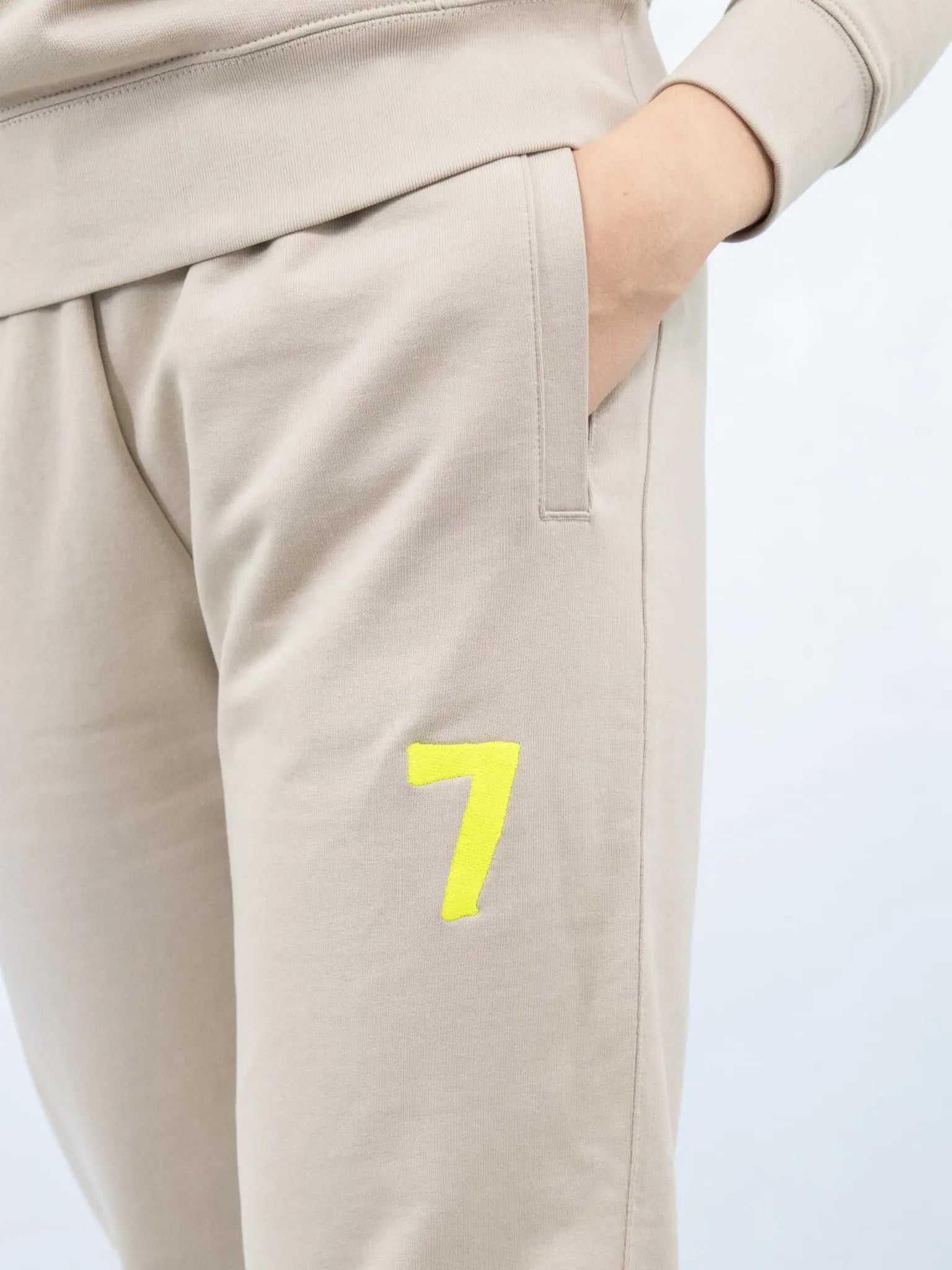 Beżowy komplet Dresowy OVERSIZE z haftem Wings x Paprocki & Brzozowski UNISEX WINGS X PAPROCKI BRZOZOWSKI