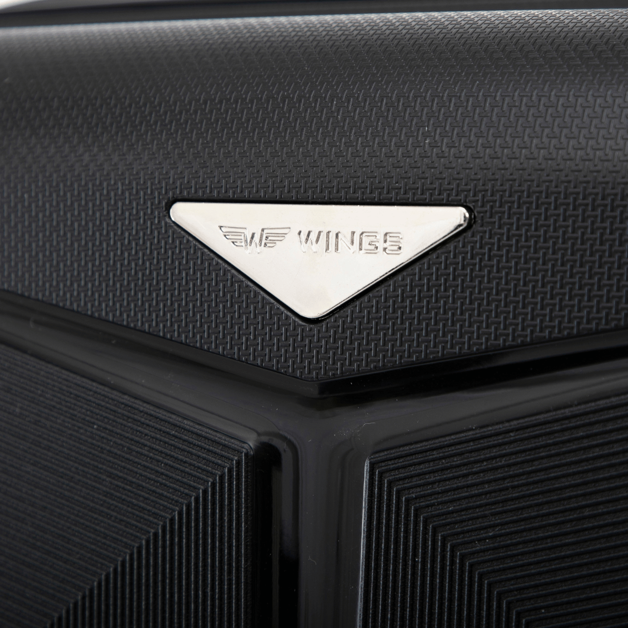 Kabínový kufor Wings COCKATIEL z polypropylénu 20" ČIERNY