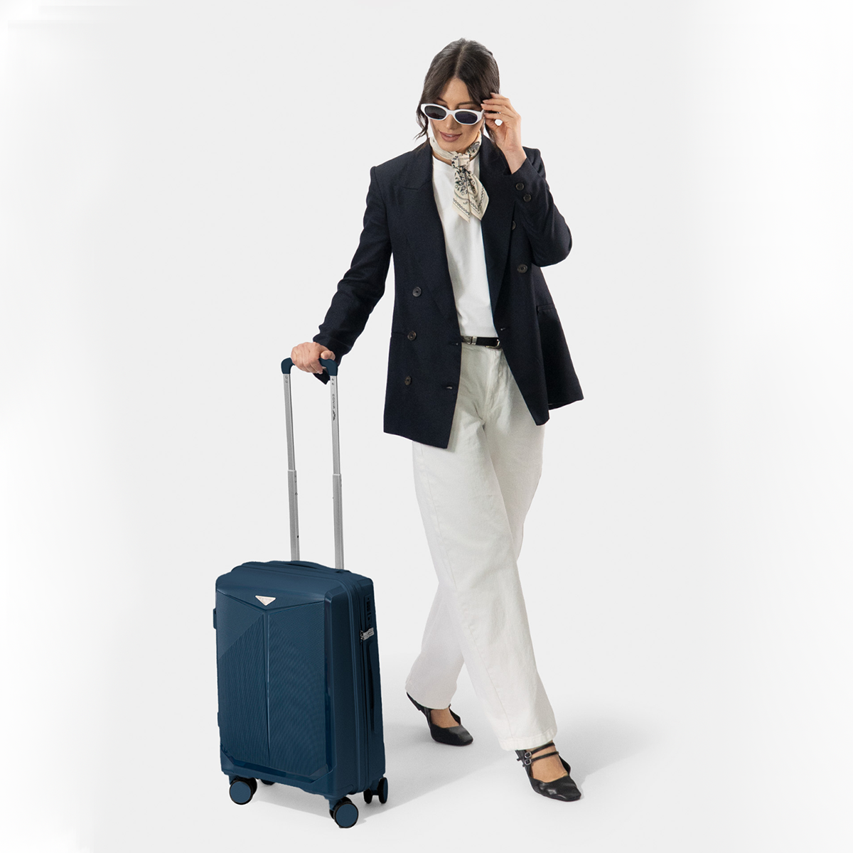 Кабинен куфар Wings COCKATIEL полипропилен 20" СИН