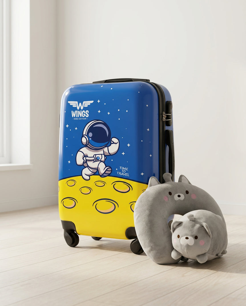 Zestaw podróżny dla dziecka – walizka XS JAY ASTRONAUT + poduszka 2 w 1 WINGSBRAND