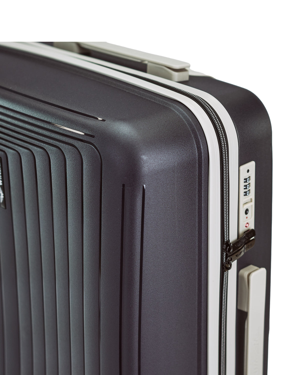 Medium WINGS PUFFIN 24" Suitcase BLACK