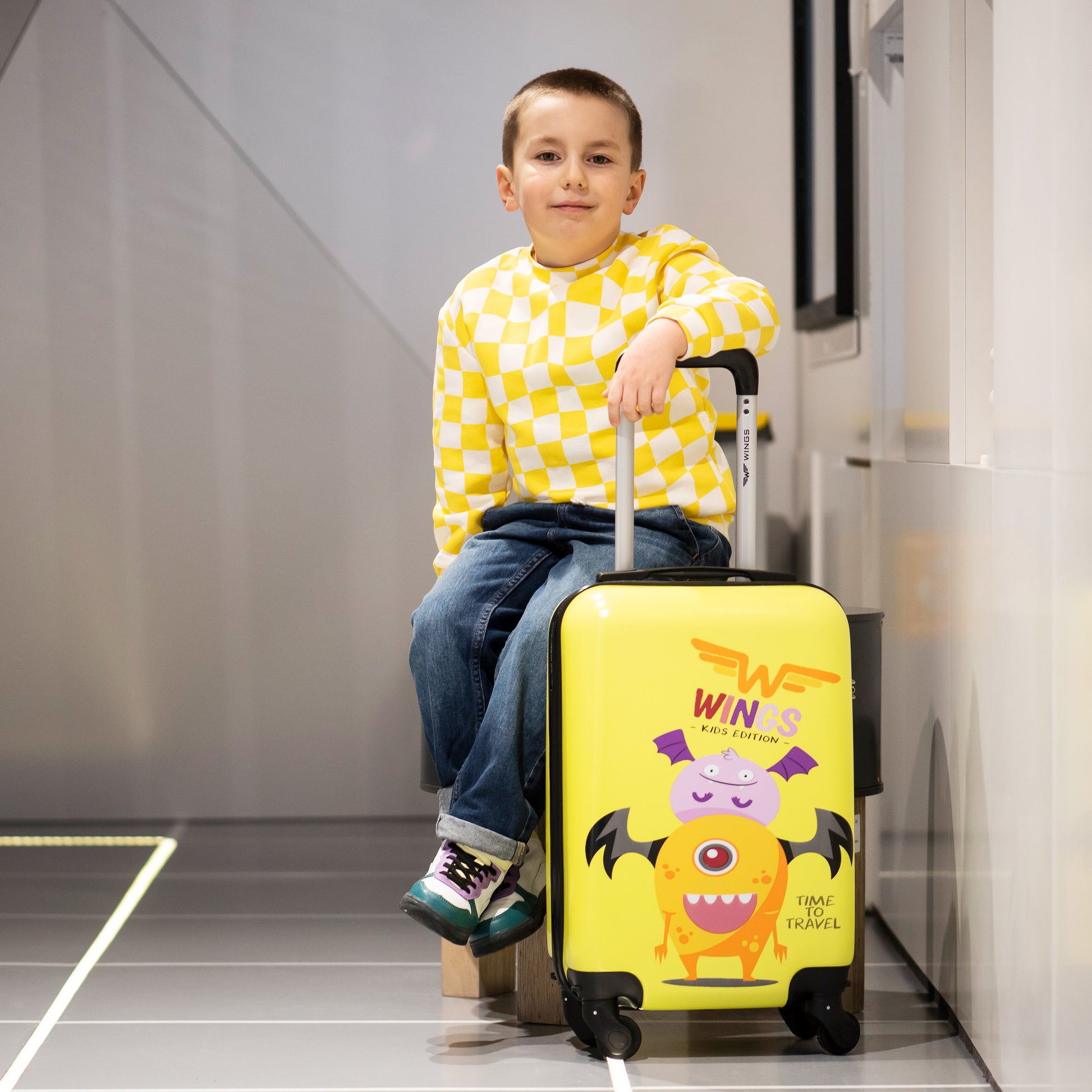 WINGS KIDS PRÍRUČNÝ PEVNÝ KUFOR Jay Monster 20"