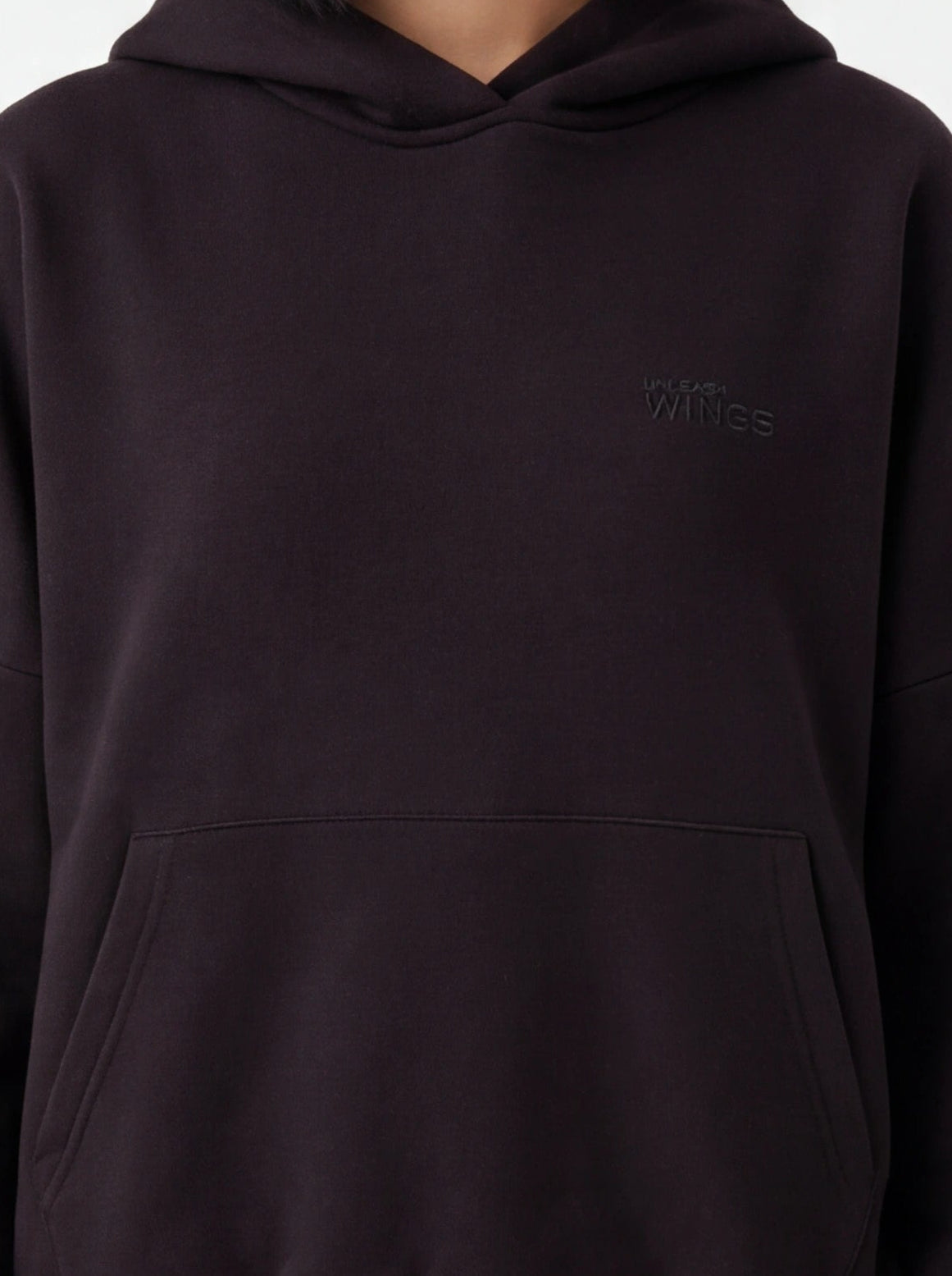 Naisten oversize-huppari UNLEASH WINGS MUSTA